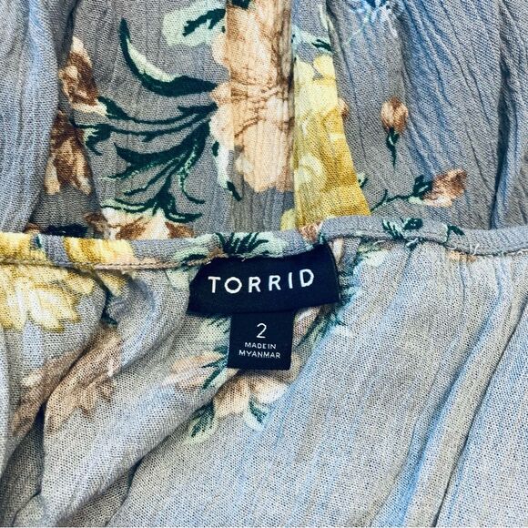 Torrid Floral Crinkled Gauze Cold‎ Shoulder Blouse Size 2 2X 18/20 Stone Gray - Picture 5 of 9